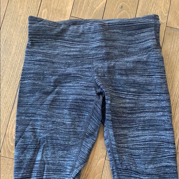 Lululemon Wunder Under printed crop - Picture 4 of 6